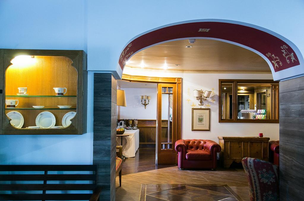 Hotel Posta R.T.A. Madonna di Campiglio Exterior photo